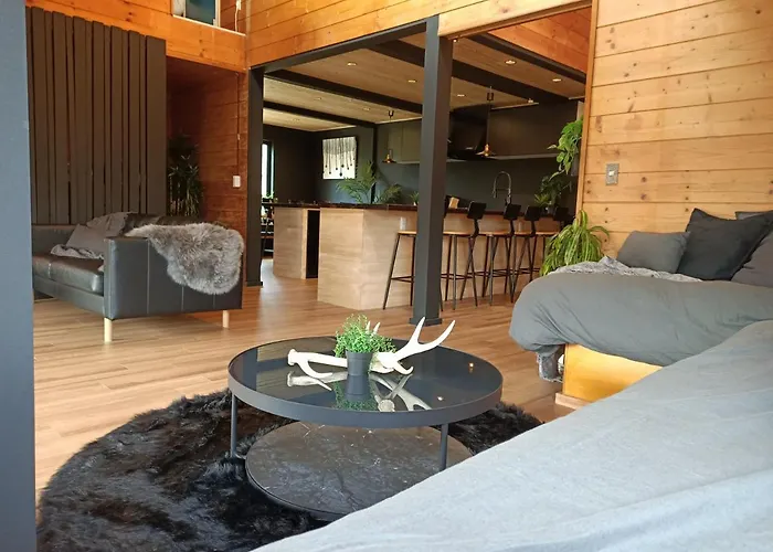 Pet friendly Hooting Owl Private Ski Chalet Niseko